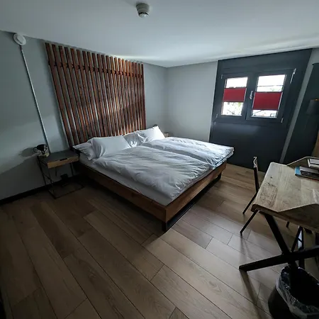 Alaia Hostal
