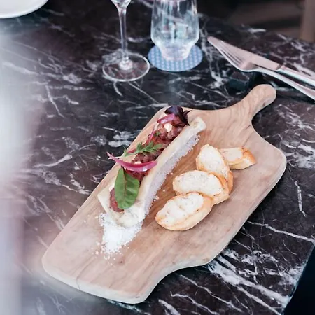 Хостел Alaia *