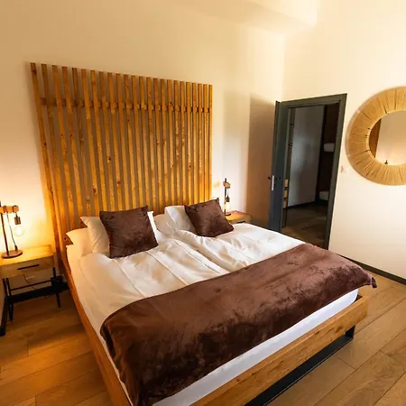 Alaia Hostal *