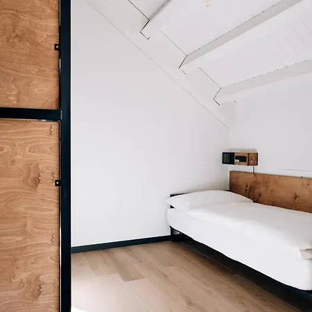 Alaia Hostel *