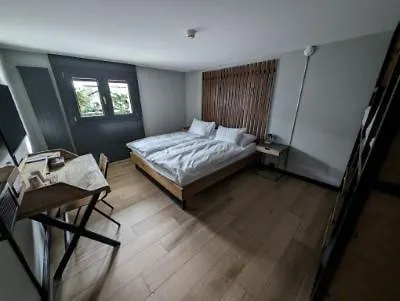 Alaia Hostel *